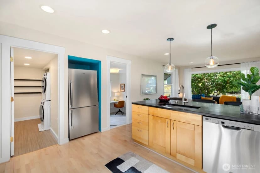 Property photo for 9348 32nd Avenue Sw, Seattle photo 11