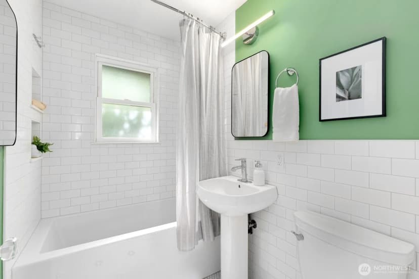 Property photo for 9348 32nd Avenue Sw, Seattle photo 17