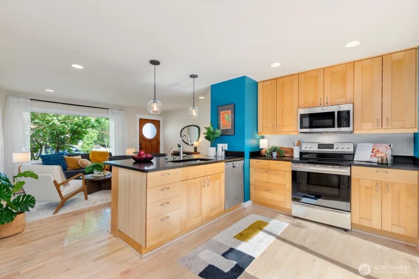 Property photo for 9348 32nd Avenue Sw, Seattle photo 10