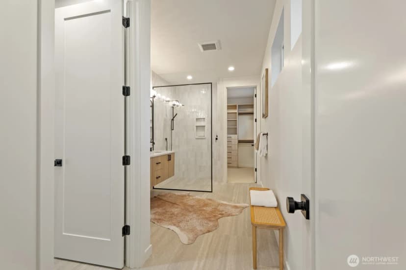 Property photo for 2769 59th Avenue Sw #b, Seattle photo 22