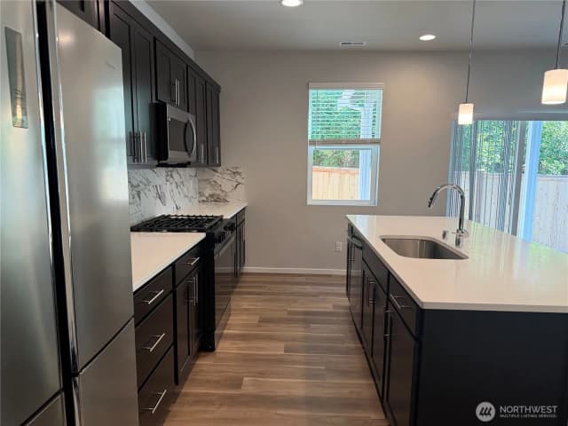 Property photo for 292 Ne Shadowhawk Lane, Bremerton photo 4