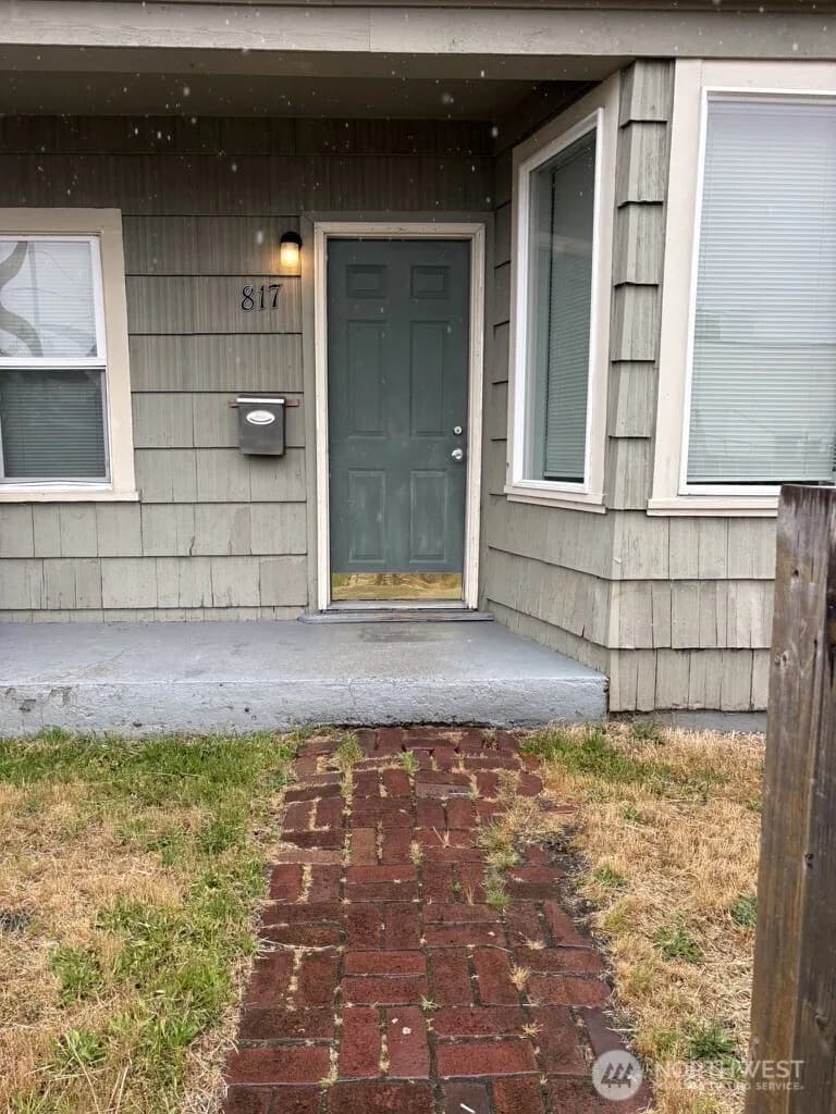 Property photo for 817 E 35th Street, Tacoma photo 4
