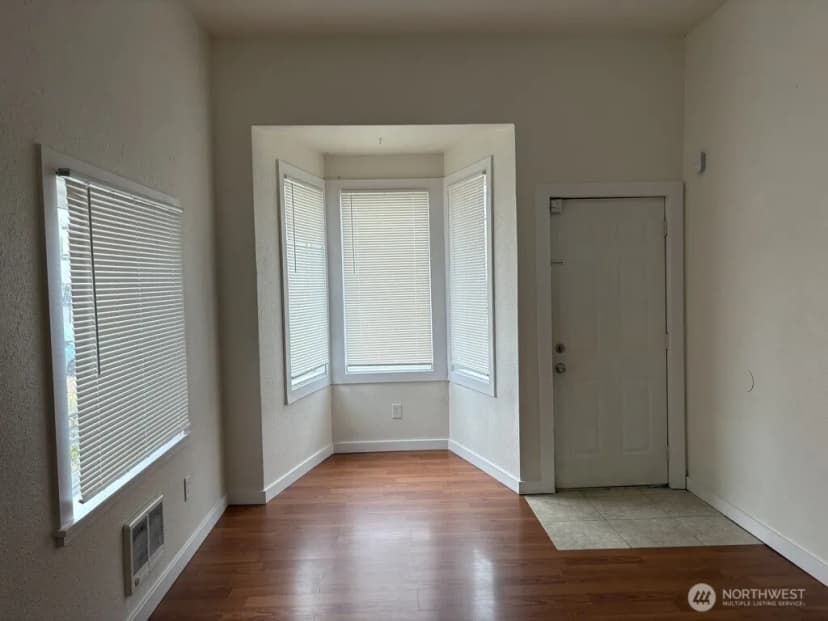 Property photo for 817 E 35th Street, Tacoma photo 6