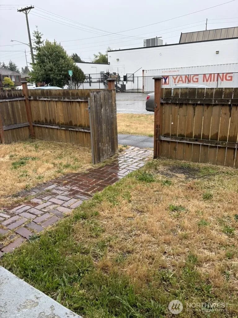 Property photo for 817 E 35th Street, Tacoma photo 5