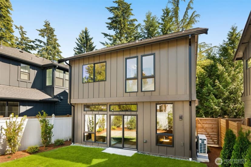 Property photo for 12910 Ne 70th Place, Kirkland photo 26