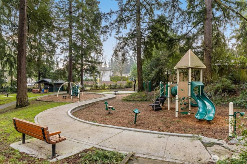 Property photo for 12910 Ne 70th Place, Kirkland photo 30