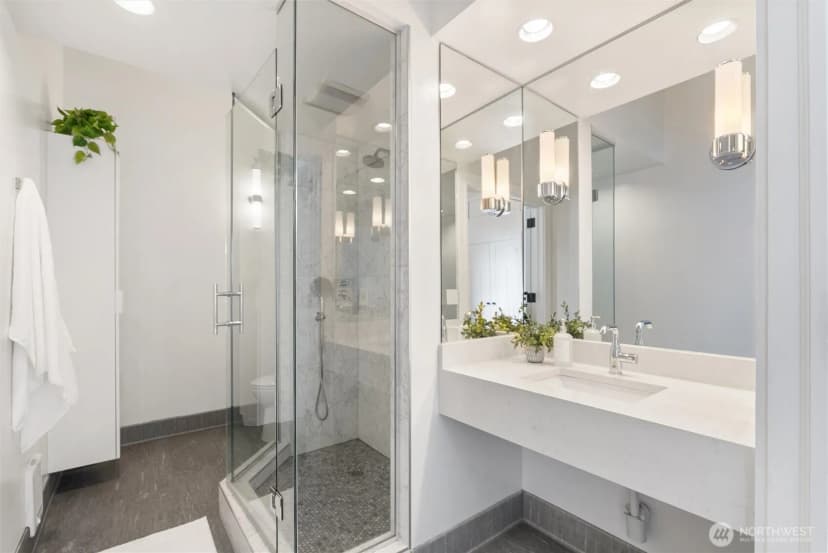 Property photo for 1519 3rd Avenue #501, Seattle photo 16
