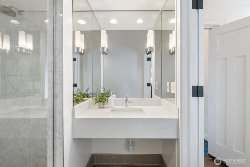 Property photo for 1519 3rd Avenue #501, Seattle photo 17