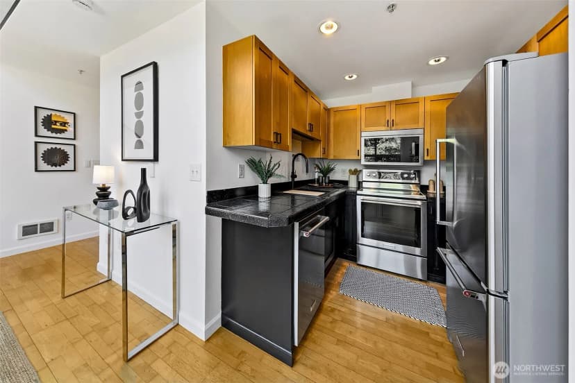 Property photo for 2324 1st Avenue #214, Seattle photo 5