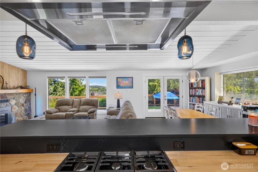 Property photo for 421 Umatilla Drive, La Conner photo 11