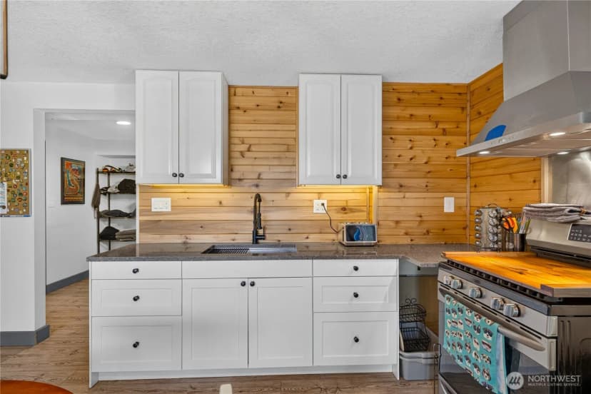 Property photo for 421 Umatilla Drive, La Conner photo 23