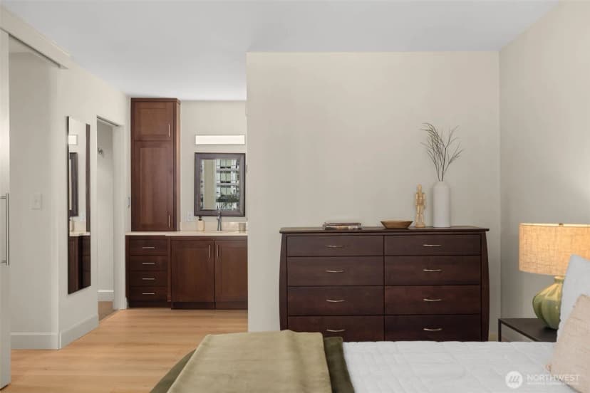 Property photo for 2100 3rd Avenue #1005, Seattle photo 23