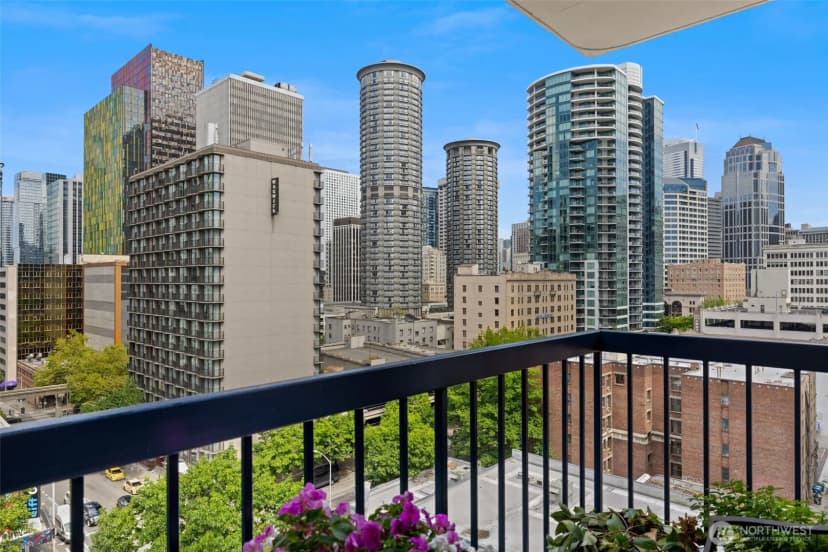 Property photo for 2100 3rd Avenue #1005, Seattle photo 12