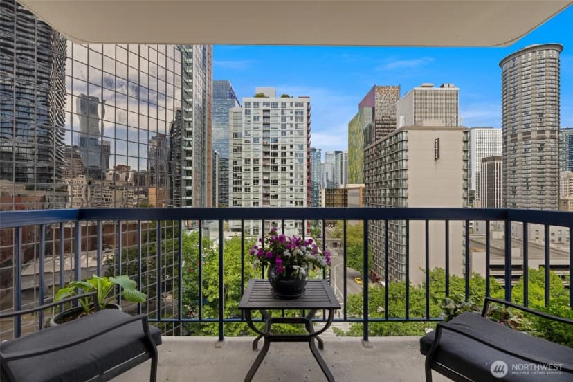 Property photo for 2100 3rd Avenue #1005, Seattle photo 11