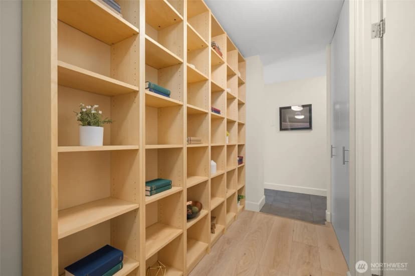 Property photo for 2100 3rd Avenue #1005, Seattle photo 27