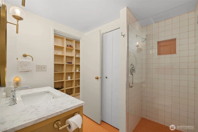 Property photo for 2100 3rd Avenue #1005, Seattle photo 29