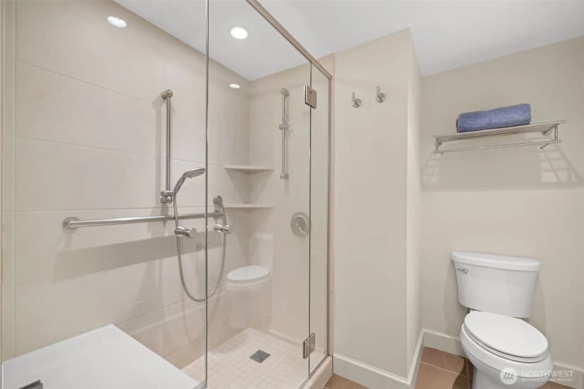 Property photo for 2100 3rd Avenue #1005, Seattle photo 25