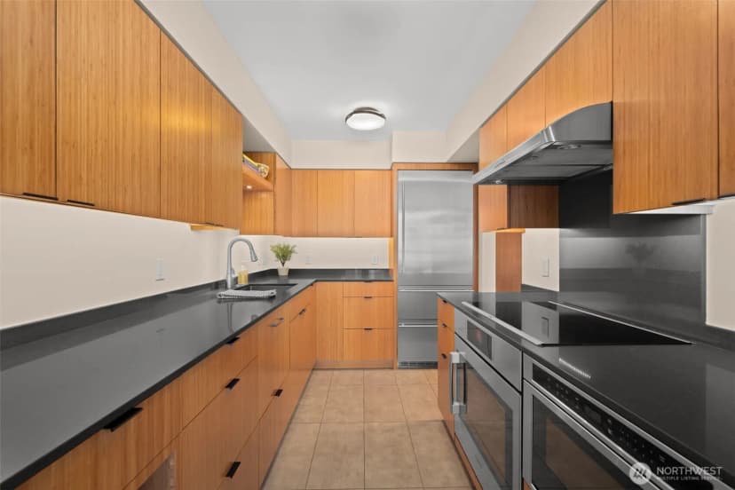 Property photo for 2100 3rd Avenue #1005, Seattle photo 13
