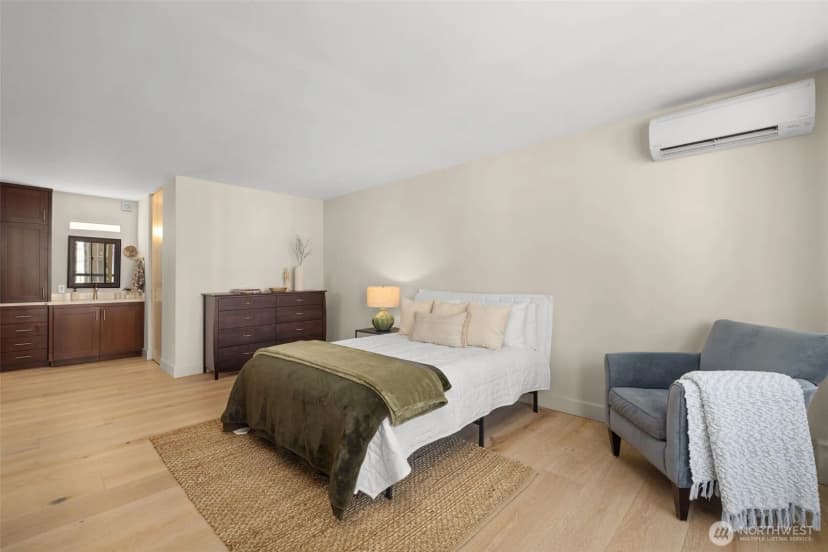 Property photo for 2100 3rd Avenue #1005, Seattle photo 21