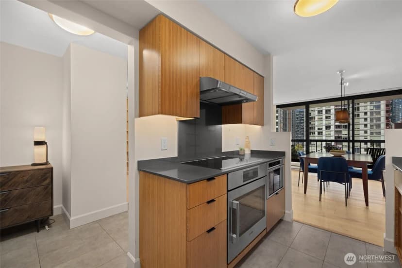 Property photo for 2100 3rd Avenue #1005, Seattle photo 15