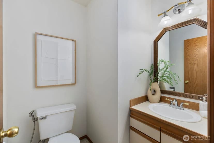 Property photo for 424 Alvord Avenue N, Kent photo 17