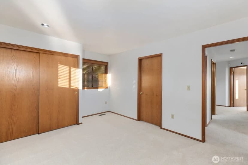 Property photo for 424 Alvord Avenue N, Kent photo 28