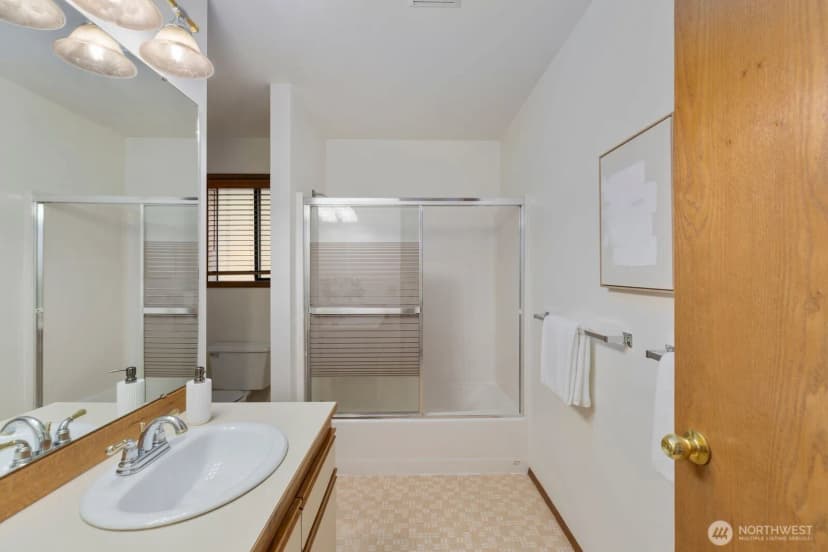 Property photo for 424 Alvord Avenue N, Kent photo 30