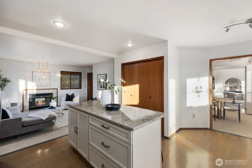 Property photo for 424 Alvord Avenue N, Kent photo 11