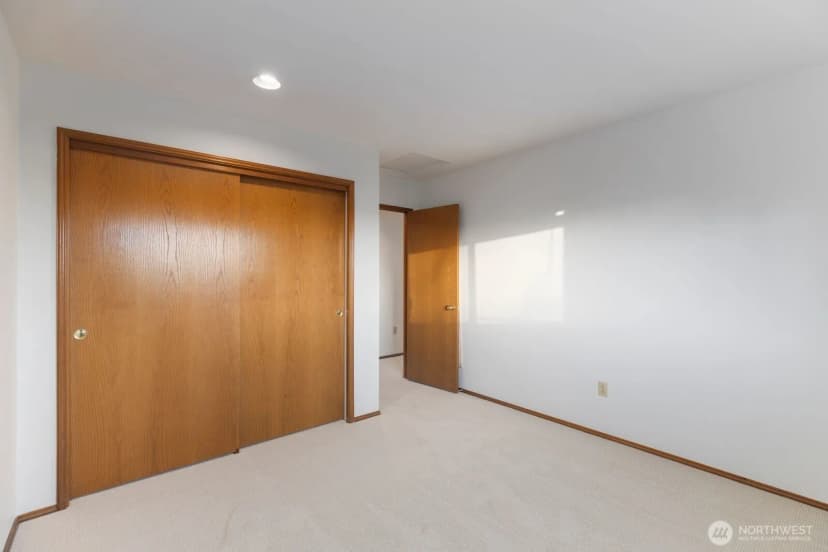 Property photo for 424 Alvord Avenue N, Kent photo 31