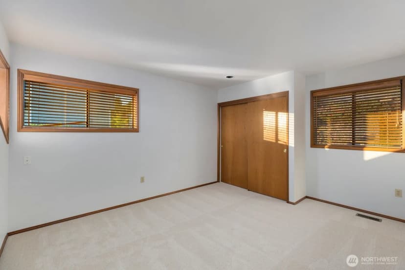Property photo for 424 Alvord Avenue N, Kent photo 29