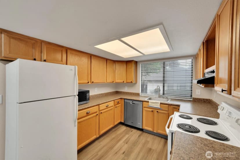 Property photo for 31721 47th Lane Sw #c, Federal Way photo 11