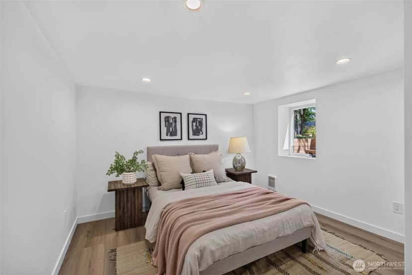 Property photo for 3247 40th Avenue Sw, Seattle photo 29