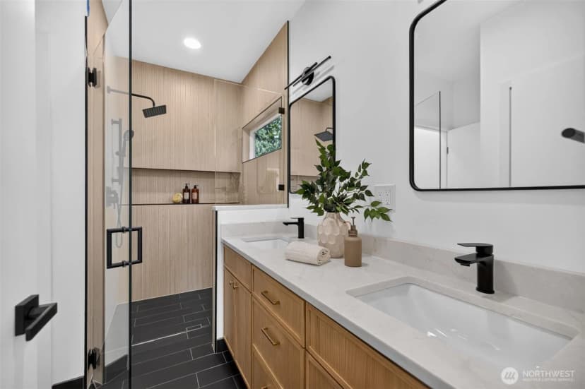 Property photo for 3247 40th Avenue Sw, Seattle photo 21