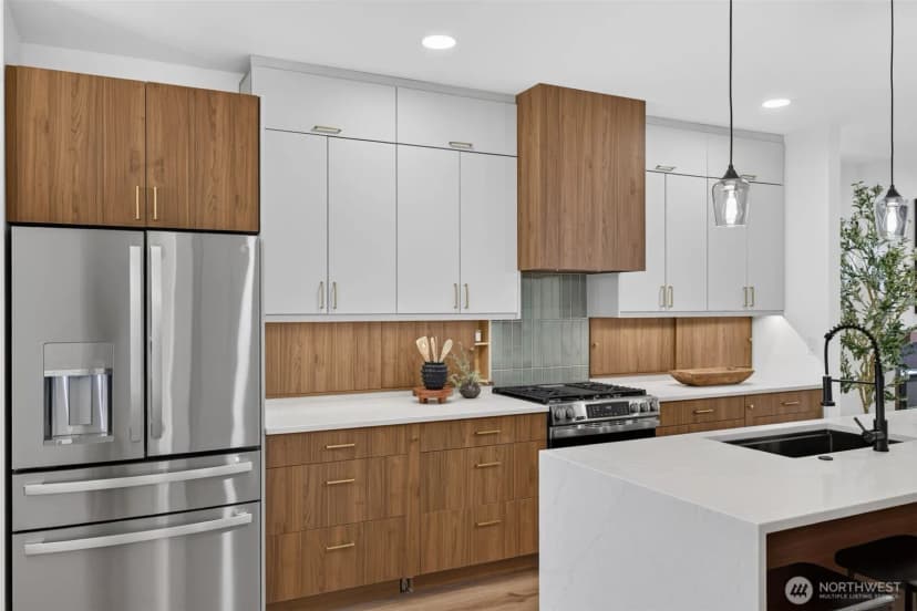 Property photo for 3247 40th Avenue Sw, Seattle photo 12
