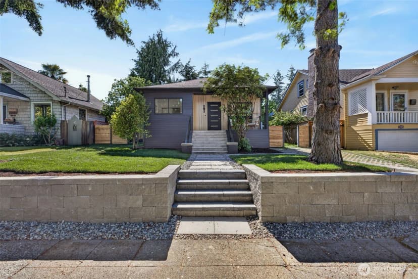 Property photo for 3247 40th Avenue Sw, Seattle photo 2