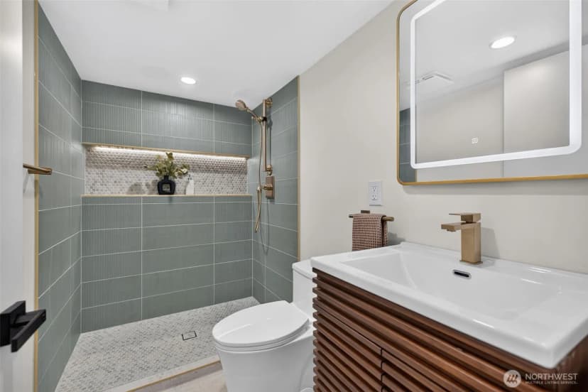 Property photo for 3247 40th Avenue Sw, Seattle photo 28