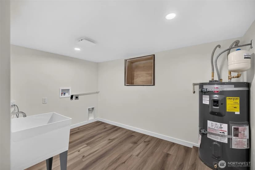 Property photo for 3247 40th Avenue Sw, Seattle photo 31