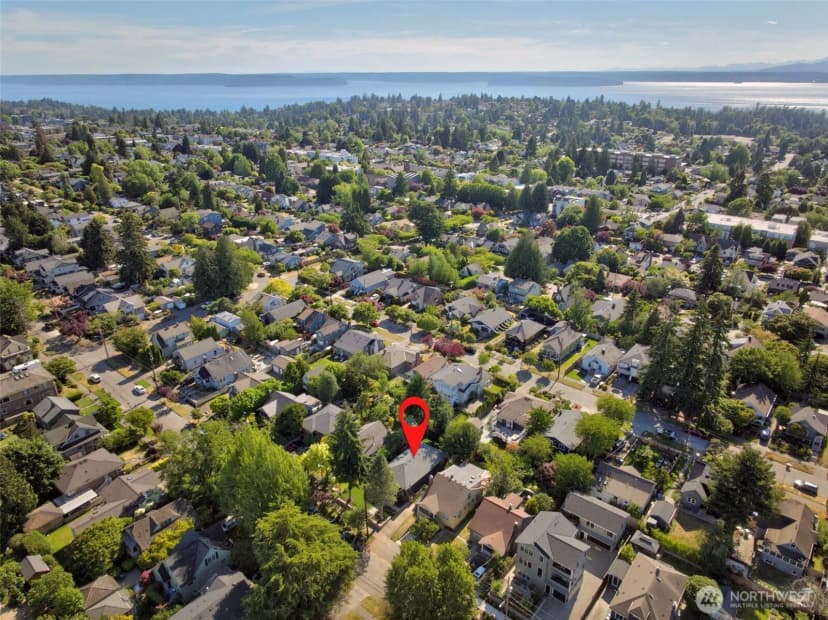 Property photo for 3247 40th Avenue Sw, Seattle photo 33