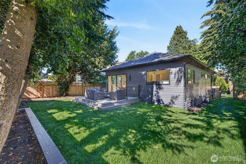 Property photo for 3247 40th Avenue Sw, Seattle photo 18