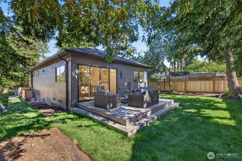 Property photo for 3247 40th Avenue Sw, Seattle photo 17