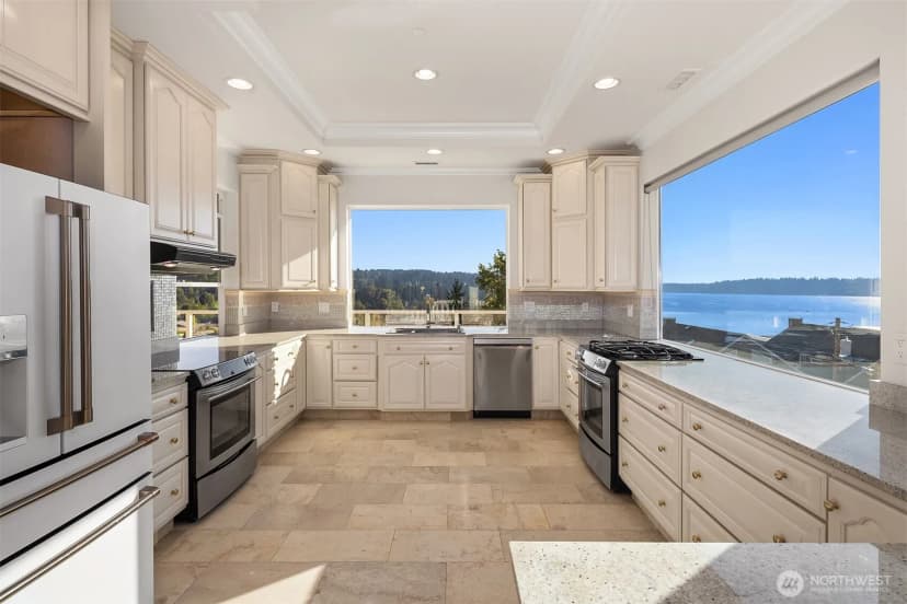 Property photo for 6404 Ne 181st Street #a, Kenmore photo 8