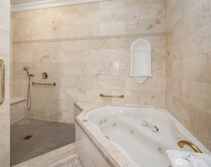 Property photo for 6404 Ne 181st Street #a, Kenmore photo 28