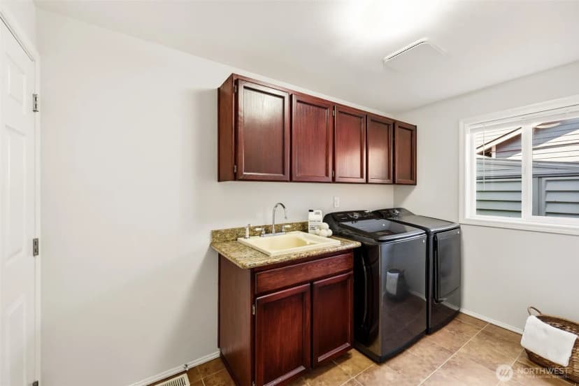 Property photo for 17430 57th Avenue W, Lynnwood photo 27