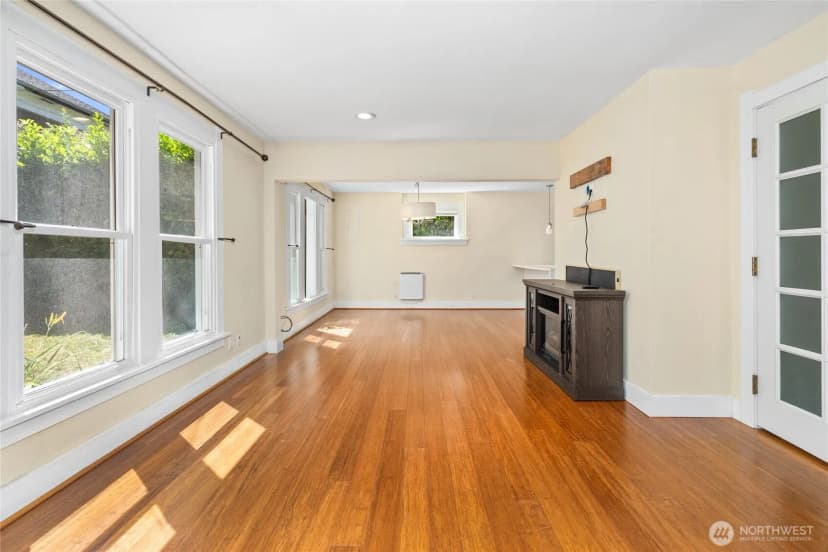 Property photo for 1443 22nd Avenue, Seattle photo 12