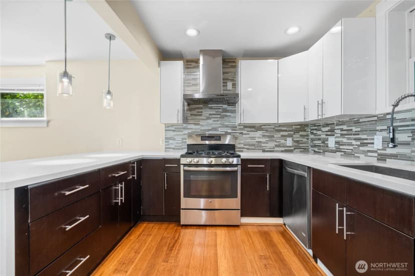 Property photo for 1443 22nd Avenue, Seattle photo 16