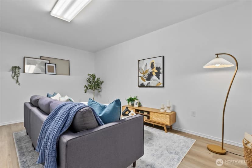 Property photo for 10406 Holly Drive #b, Everett photo 31