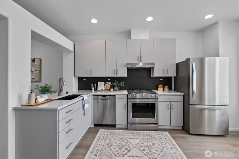 Property photo for 10406 Holly Drive #b, Everett photo 16