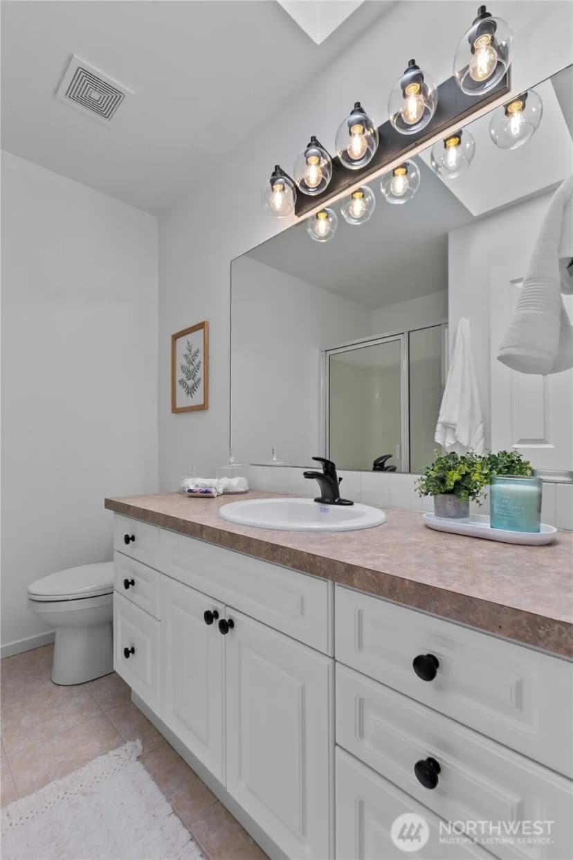 Property photo for 10406 Holly Drive #b, Everett photo 26