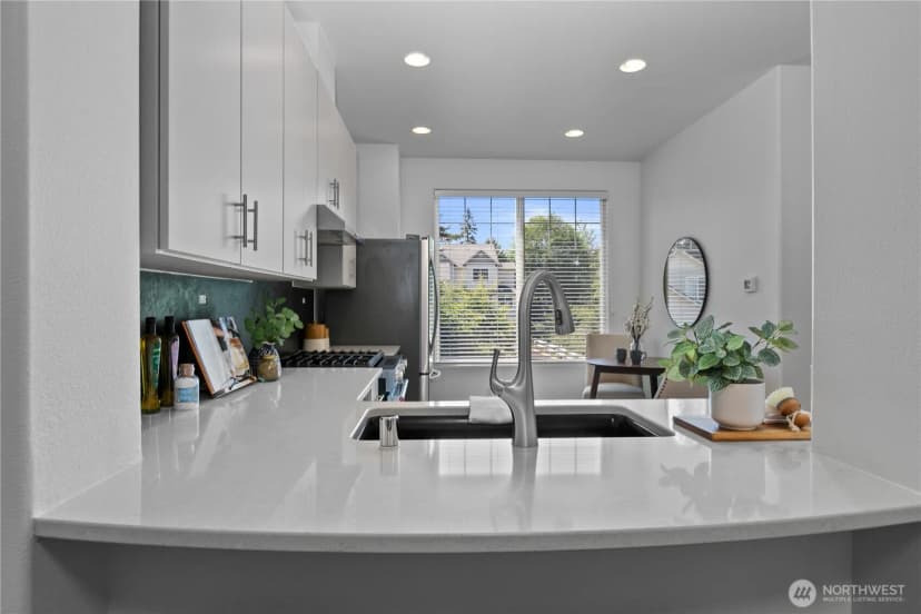 Property photo for 10406 Holly Drive #b, Everett photo 17