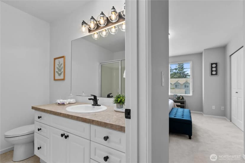 Property photo for 10406 Holly Drive #b, Everett photo 27